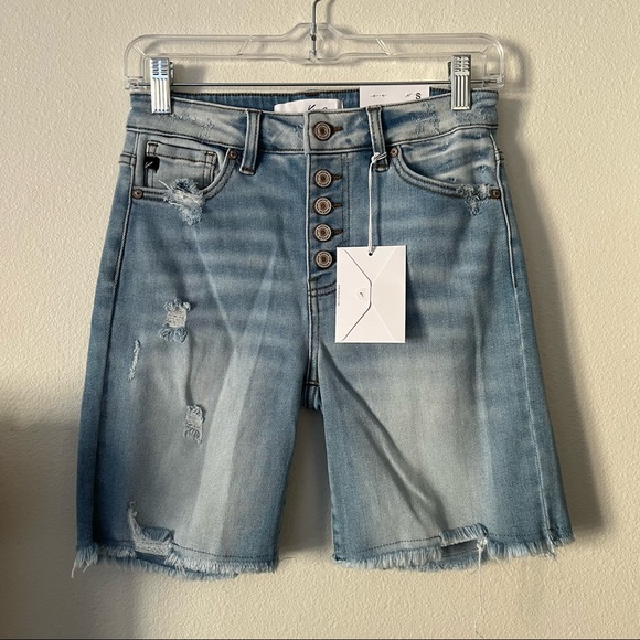 KanCan light wash distressed jean shorts with stretch size small new with tags - Picture 2 of 9